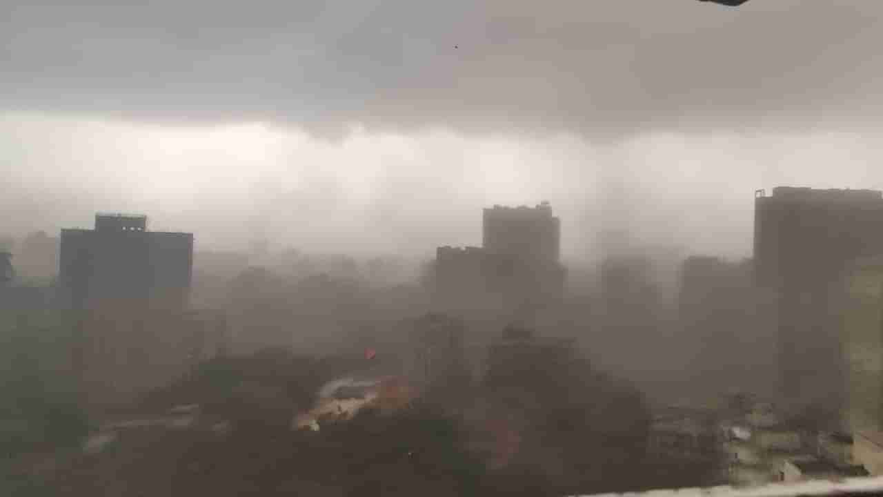 Mumbai and Thane Rain | मुंबई, ठाणे, नवी मुंबईत मेघगर्जनेसह पाऊस, उकाड्याने हैराण नागरिकांना मोठा दिलासा