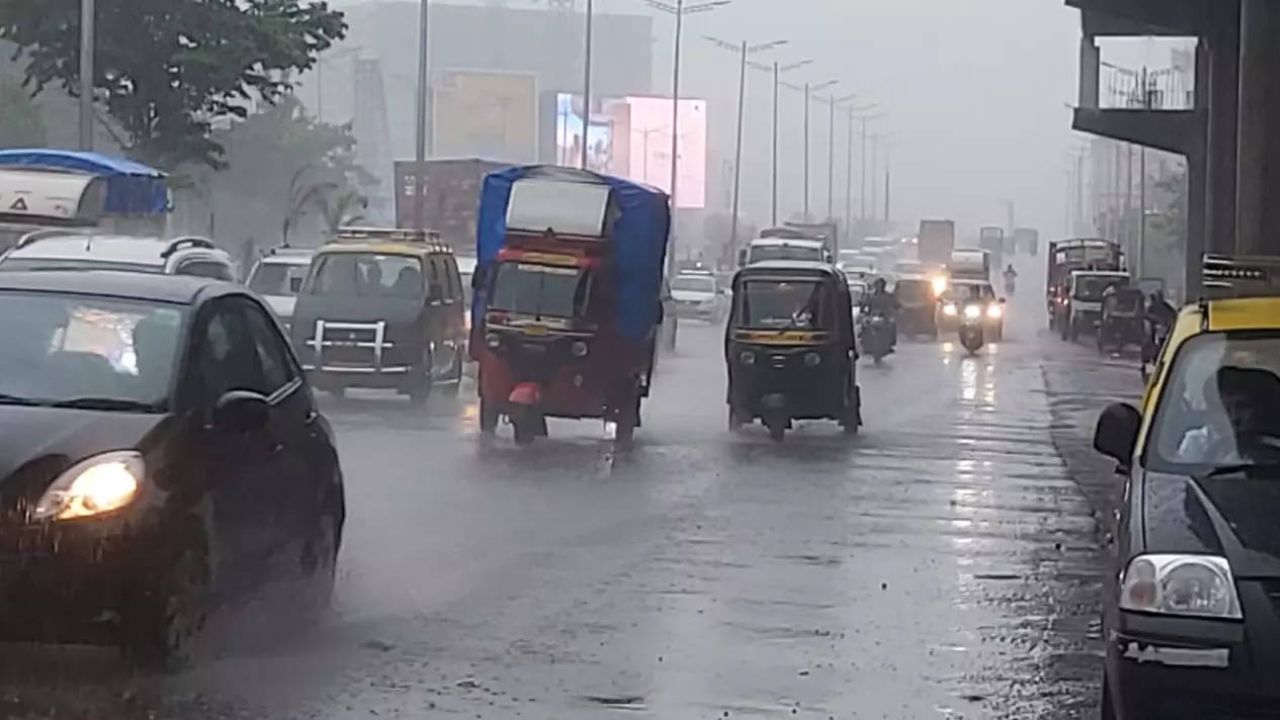Maharashtra Rain Update : महाराष्ट्रात 'या' जिल्ह्यांमध्ये धो-धो पाऊस बरसणार, भर उन्हाळ्यात पावसाचा ऑरेंज अलर्ट