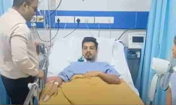 धावत्या लोकलमध्ये प्रवाशाला गर्दुल्याने बांबूचा फटका मारला, तरुणाने दोन्ही पाय गमावले