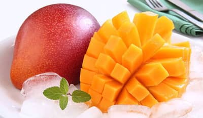 जगातील सर्वात महाग आंबा, एक किलोसाठी मोजावे लागतात इतके लाख रुपये