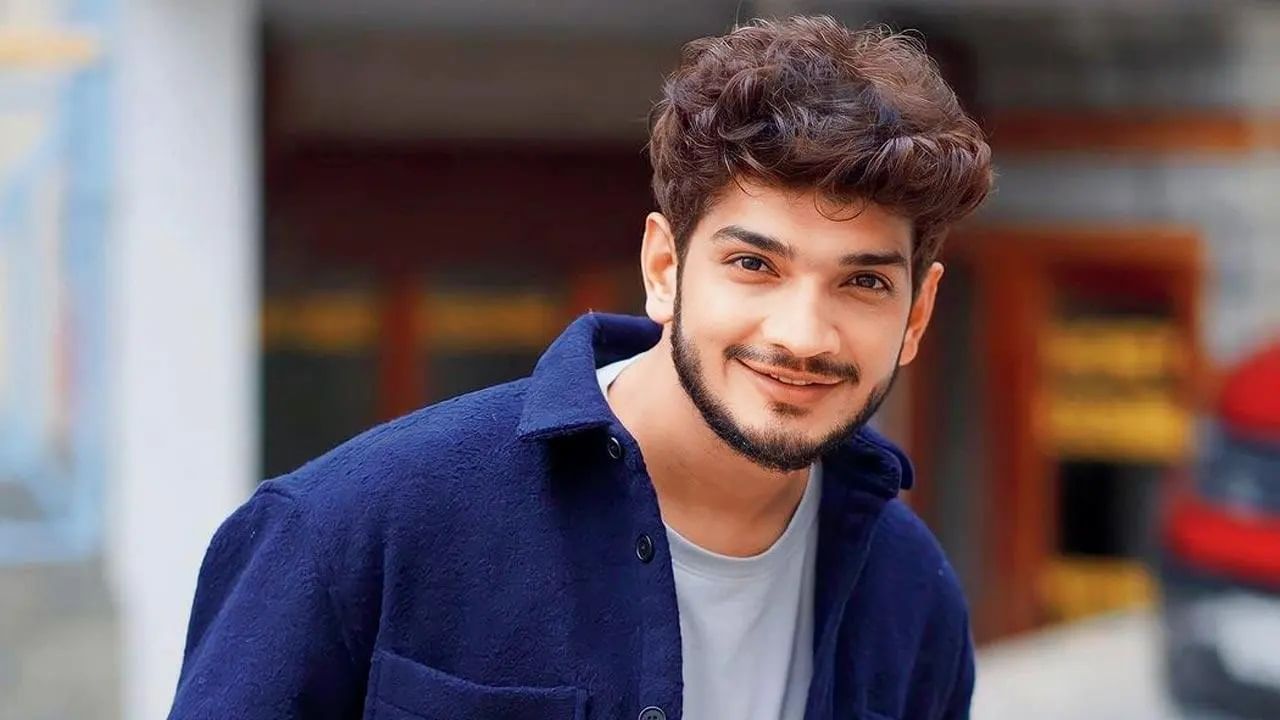मुनव्वर फारूकीची प्रकृती खालावली, रुग्णालयातील फोटो समोर, चाहत्यांकडून चिंता व्यक्त मुनव्वर फारूकीची प्रकृती खालावली, रुग्णालयातील फोटो समोर, चाहत्यांकडून चिंता व्यक्त