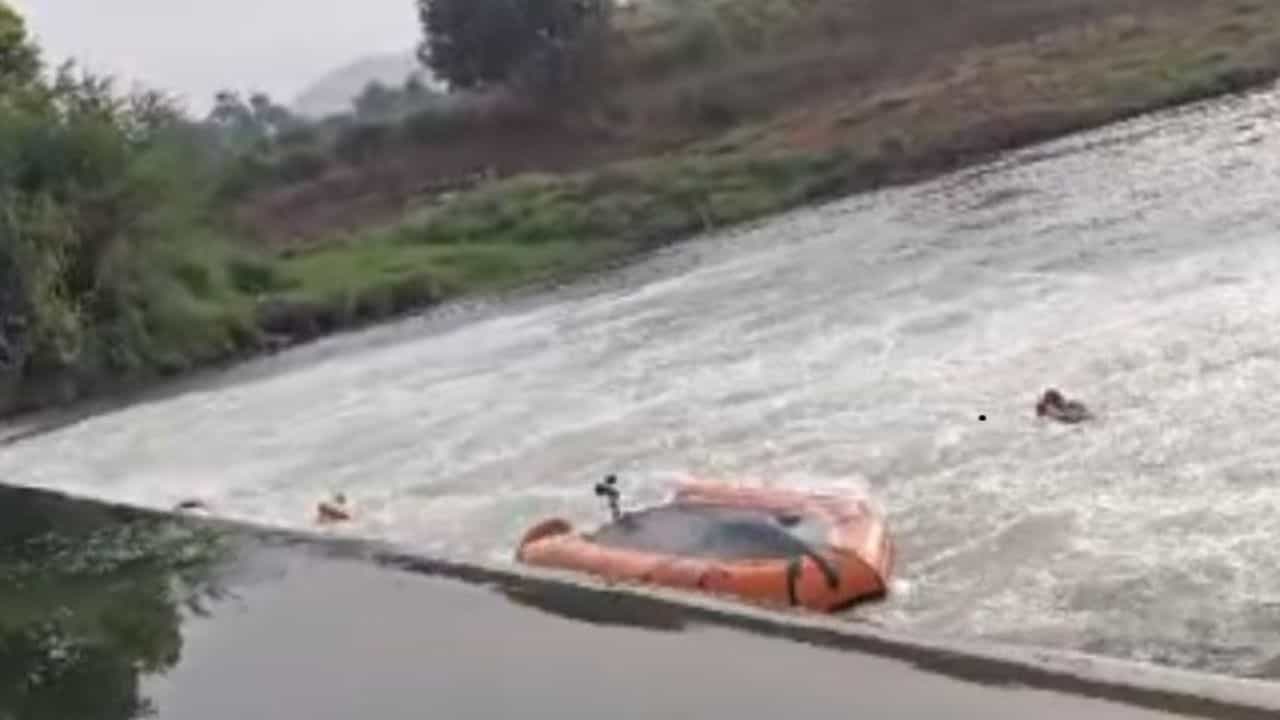 बुडालेल्या मुलांच्या शोधासाठी आलेल्या जवानांची बोट बुडाली, तीन जवानांचा मृत्यू, दोघांचा शोध सुरु