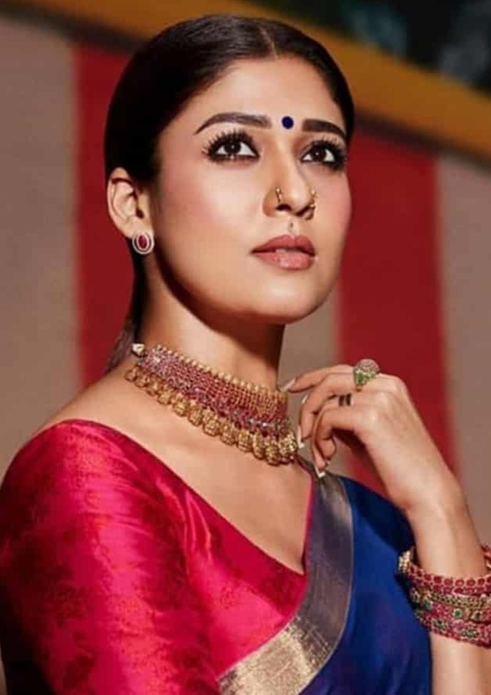 nayantara - बॉलिवूड आणि साउथ इंडस्ट्रीत अभिनेत्रीचा मोठा बोलबाला आहे.