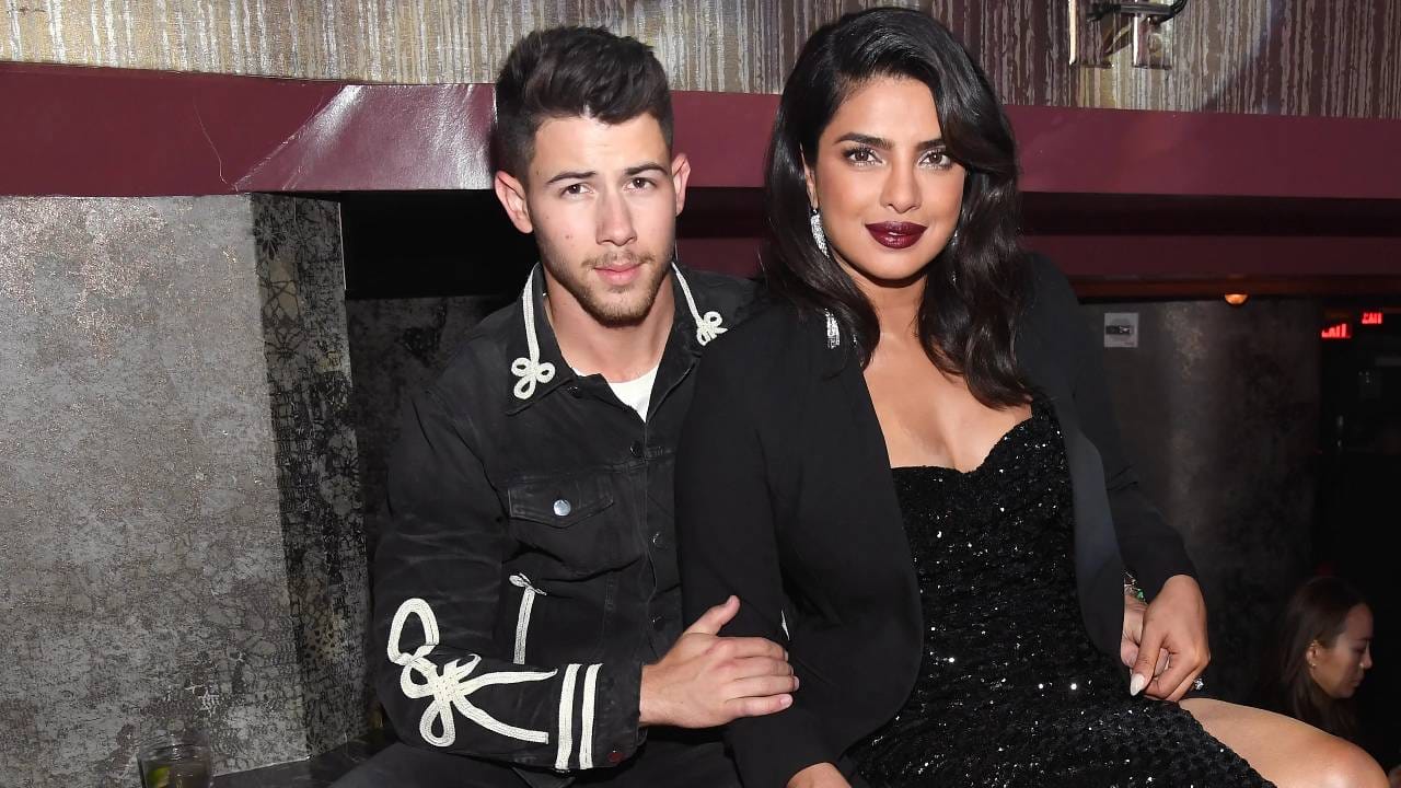 166 कोटींचा बंगला, आलिशान गाड्यांचे मोठे कलेक्शन, तब्बल इतक्या कोटी संपत्तीचा मालक आहे प्रियांका चोप्राचा पती, निक जोनसने.. 166 कोटींचा बंगला, आलिशान गाड्यांचे मोठे कलेक्शन, तब्बल इतक्या कोटी संपत्तीचा मालक आहे प्रियांका चोप्राचा पती, निक जोनसने..