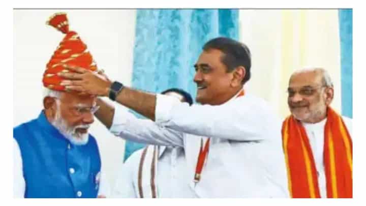 यापुढे काळजी घेऊ... मोदींना 'जिरेटोप' अन् विरोधकांची टीका, प्रफुल्ल पटेलांचं प्रत्युत्तर काय? यापुढे काळजी घेऊ... मोदींना 'जिरेटोप' अन् विरोधकांची टीका, प्रफुल्ल पटेलांचं प्रत्युत्तर काय?
