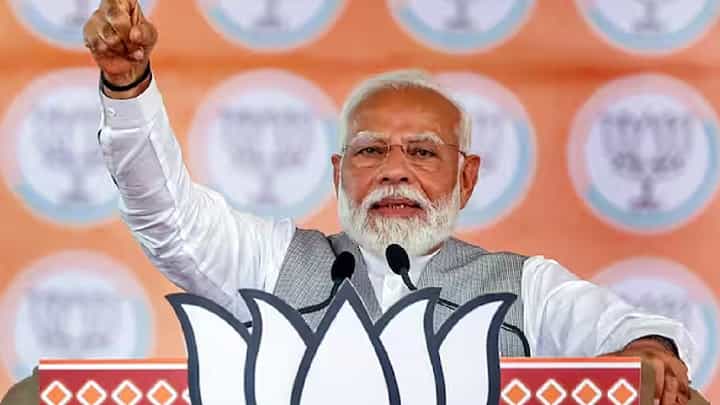 'शिवतीर्था'वरून नरेंद्र मोदींचं शरद पवारांना एकच चॅलेंज, म्हणाले; तुम्ही राहुल गांधींना.... 'शिवतीर्था'वरून नरेंद्र मोदींचं शरद पवारांना एकच चॅलेंज, म्हणाले; तुम्ही राहुल गांधींना....