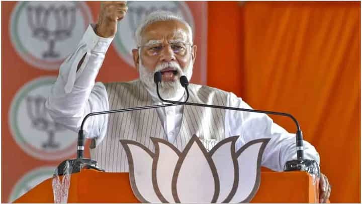 तेव्हा मला बाळासाहेब ठाकरेंची सर्वात जास्त आठवण येईल, नाशिकमध्ये मोदी काय म्हणाले? तेव्हा मला बाळासाहेब ठाकरेंची सर्वात जास्त आठवण येईल, नाशिकमध्ये मोदी काय म्हणाले?