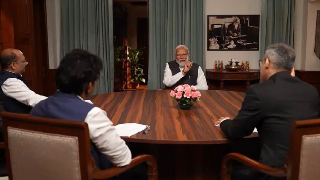 PM Modi Exclusive Interview : महिला मुख्यमंत्री असतानाही महिलांचा छळ ही बंगालमधील महत्वाची समस्या : पंतप्रधान मोदी