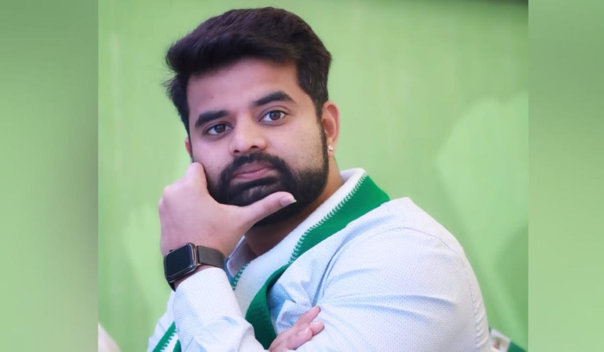 माझी शारीरिक गरज पूर्ण कर अन्यथा... पीडित महिलेचे खासदारावर गंभीर आरोप माझी शारीरिक गरज पूर्ण कर अन्यथा... पीडित महिलेचे खासदारावर गंभीर आरोप