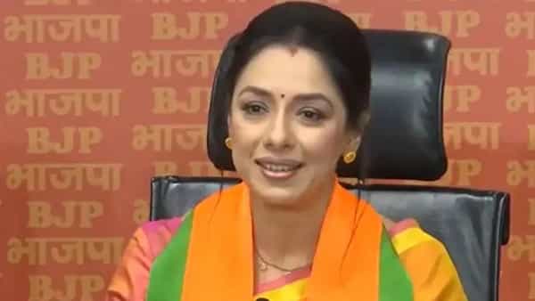 रुपाली गांगुली ही आज टीव्हीची सर्वात महागडी आणि लोकप्रिय अभिनेत्री आहे. अनुपमा मालिकेतून लोकप्रियतेचं नवं शिखर गाठणाऱ्या रुपाली गांगुली हिने लोकसभा निवडणुकीच्या तिसऱ्या टप्प्याच्या मतदानापूर्वी त्यांनी भाजपमध्ये प्रवेश केला.