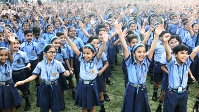 बदलापुरातील प्रकरणानंतर मुलींच्या सुरक्षेसाठी सरकारचा मोठा निर्णय, आता शिपायापासून मुख्याध्यापकाची…