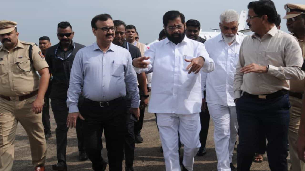 मोठी बातमी : नाशिकमध्ये मुख्यमंत्री एकनाथ शिंदेंच्या बॅगांची तपासणी