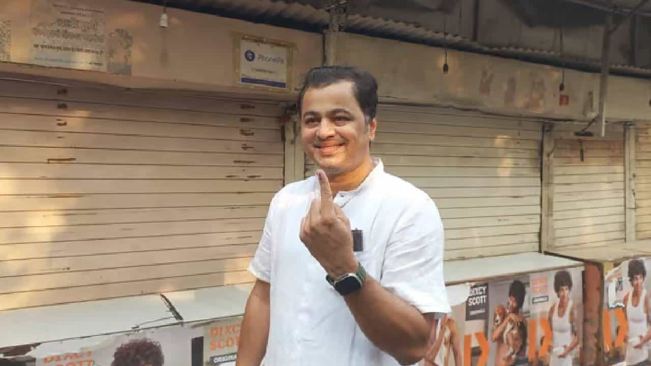 मतदान केलं अन् सध्याच्या राजकारणावर सुबोध भावेंनी एका वाक्यात म्हटलं... मतदान केलं अन् सध्याच्या राजकारणावर सुबोध भावेंनी एका वाक्यात म्हटलं...