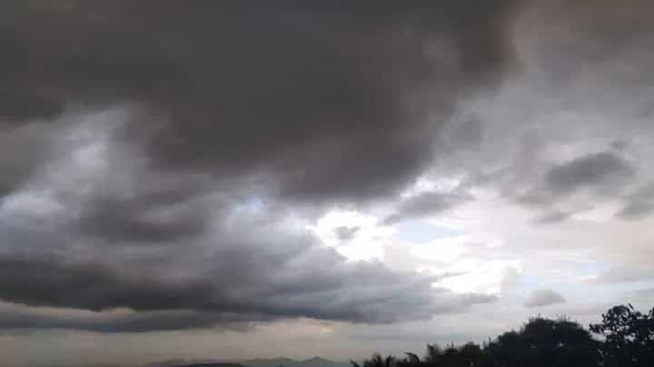 ठाण्यात ढगाळ वातावरण... पावसाच्या हलक्या सरी कोसळणार; हवामान खात्याचा आणखी अंदाज काय? ठाण्यात ढगाळ वातावरण... पावसाच्या हलक्या सरी कोसळणार; हवामान खात्याचा आणखी अंदाज काय?