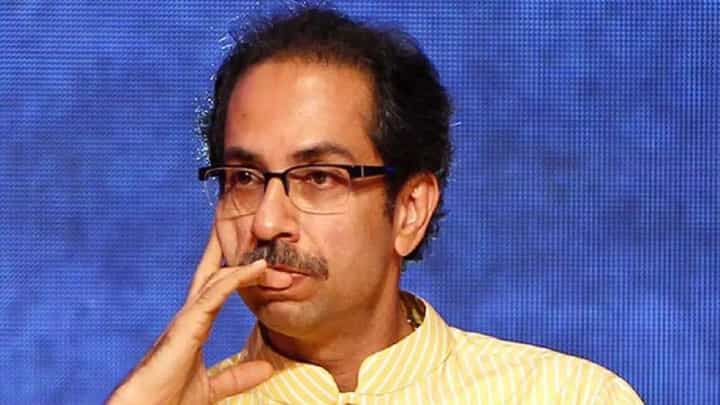 काँग्रेसचे लोकं किन्नर.. त्यांच्यासोबत जाऊन ठाकरेंची गद्दारी, मग आदित्यच्या कपाळावर हवं ‘मेरा बाप महागद्दार’; शिवसेना नेत्याचा घणाघात काँग्रेसचे लोकं किन्नर.. त्यांच्यासोबत जाऊन ठाकरेंची गद्दारी, मग आदित्यच्या कपाळावर हवं ‘मेरा बाप महागद्दार’; शिवसेना नेत्याचा घणाघात