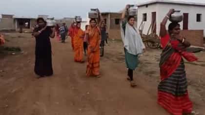 ज्या गावाने विमानतळासाठी गाव सोडलं ते गाव पिण्याच्या पाण्सापासून वंचित