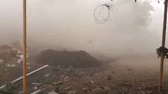 यवतमाळ जिल्ह्याला चक्रीवादळाचा जोरदार फटका, घरांची पडझड, एकाचा हात कापला, अनेक संसार उघड्यावर