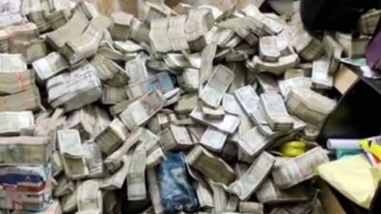 मंत्र्याच्या सचिवाच्या नोकराकडे गडगंज रक्कम; ईडीची धाड अन् पितळ उघडं, कुठं झाली कारवाई?