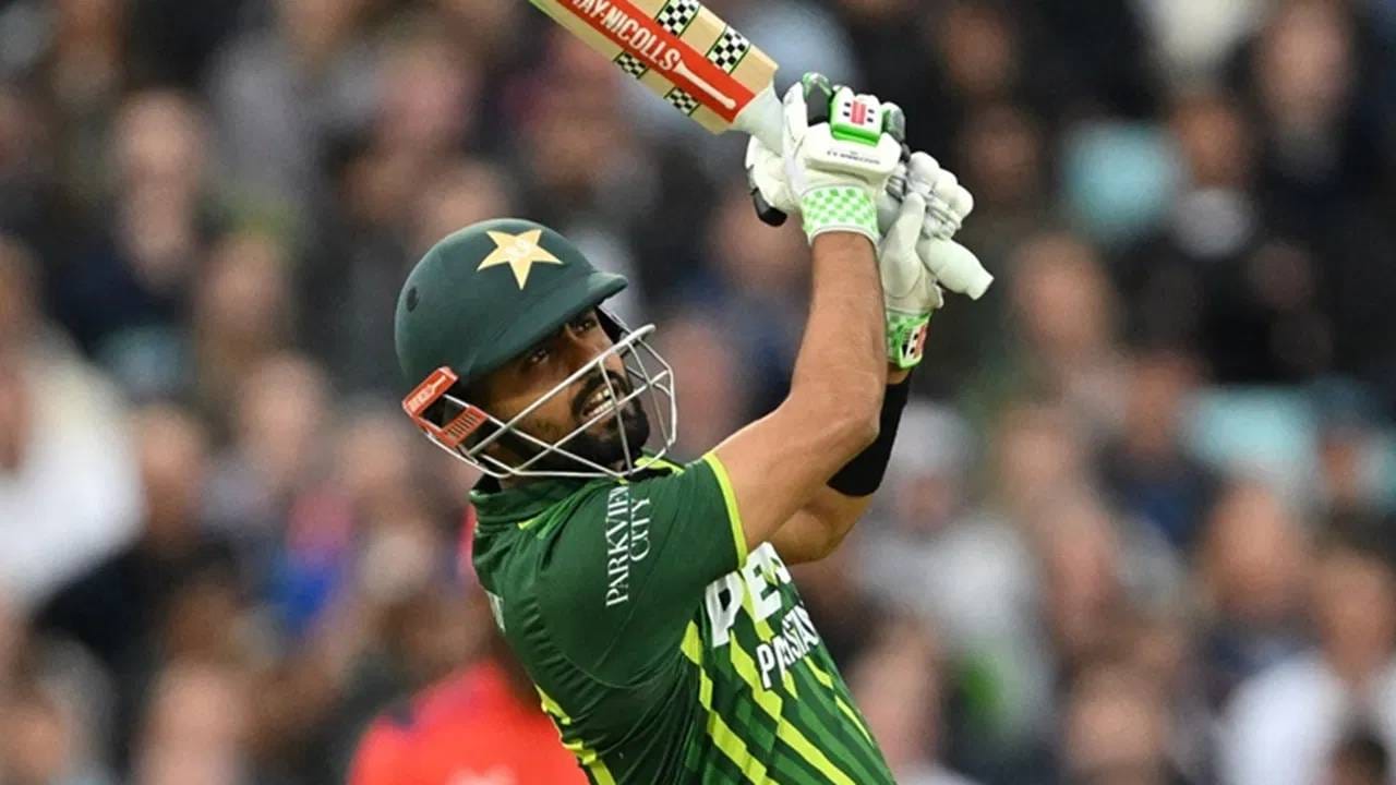 Video : पाकिस्तानी क्रिकेटरला वाईट वागणूक, बाबर आझमने केली अशी तुलना Video : पाकिस्तानी क्रिकेटरला वाईट वागणूक, बाबर आझमने केली अशी तुलना