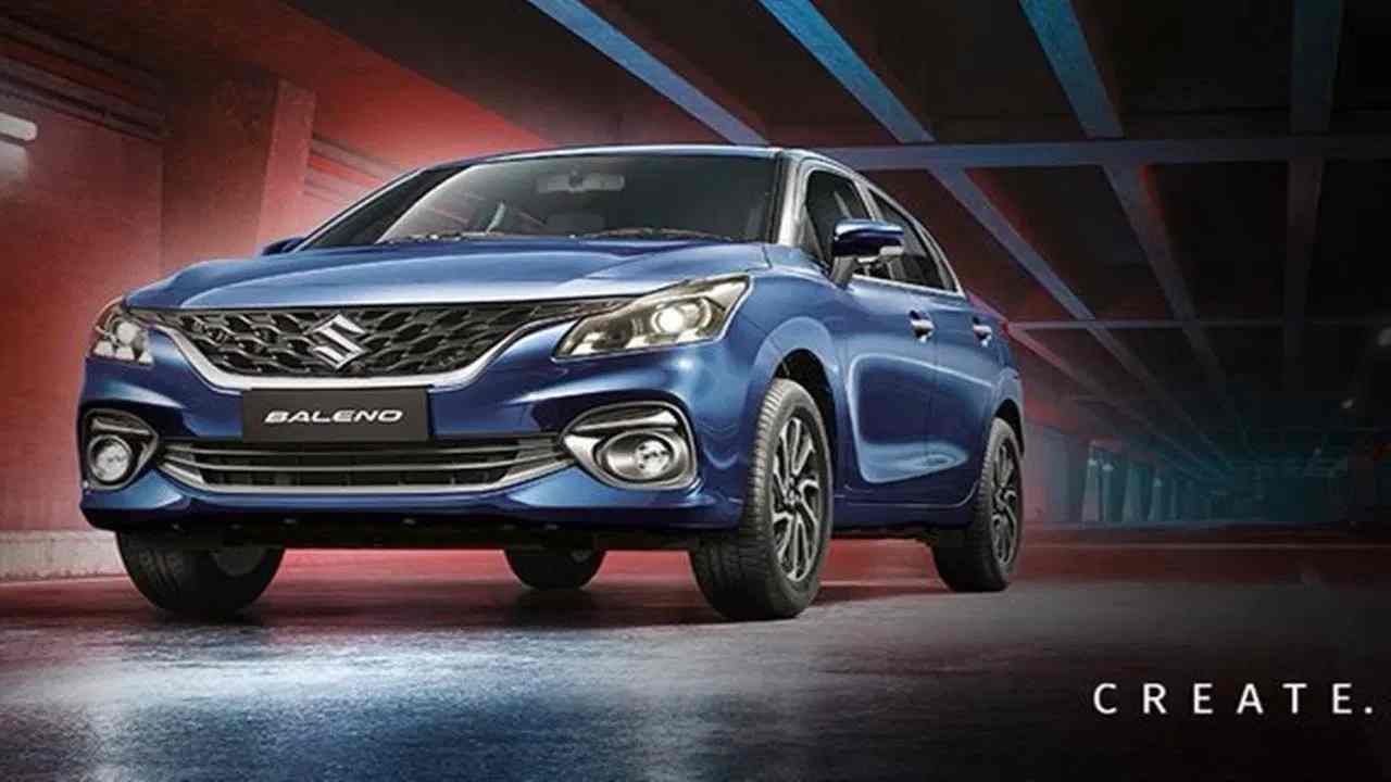 Baleno वर किती डिस्काऊट : या गाडीच्या AMT वेरिएंटवर 57,100 रुपये वाचवू शकता. यात कॅश, एक्सचेंज आणि कॉर्पोरेट डिस्काऊट आहे.  मॅनुअल वेरिएंटवर 52,100 रुपयापर्यंत आणि CNG वेरिएंट वर 32,100 रुपये वाचवण्याची चांगली संधी आहे. 