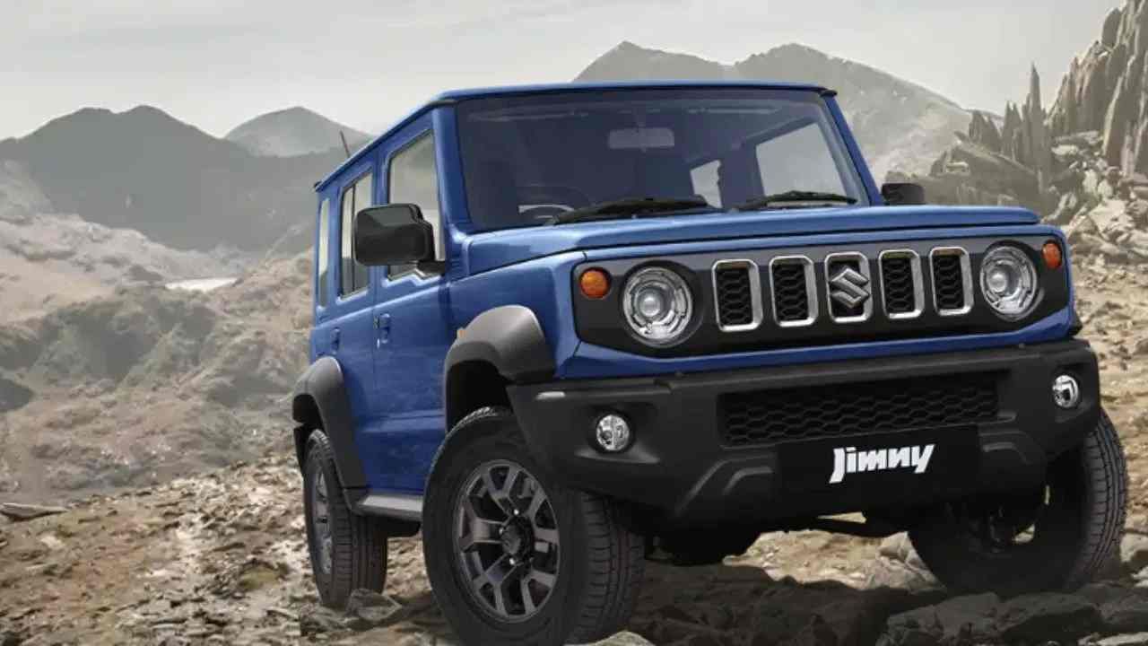 Maruti Suzuki Jimny वर डिस्काऊट : मारुति सुजुकीच्या या पॉपुलर गाडीच्या सर्व वेरिएंट्सवर 50 हजार रुपयापर्यंत कॅश डिस्काऊंटचा फायदा मिळेल. 