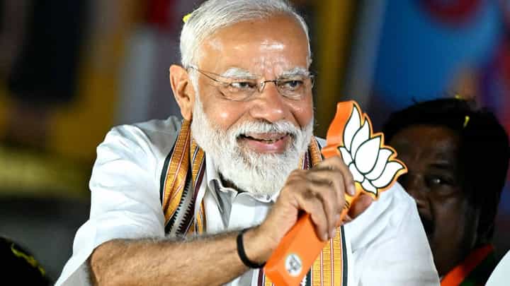 Exit Poll 2024 : भाजप बोले तसे एक्झिट पोलचे आकडे, निकालापूर्वीच्या अंदाजावर कुणाची सडकून टीका? Exit Poll 2024 : भाजप बोले तसे एक्झिट पोलचे आकडे, निकालापूर्वीच्या अंदाजावर कुणाची सडकून टीका?