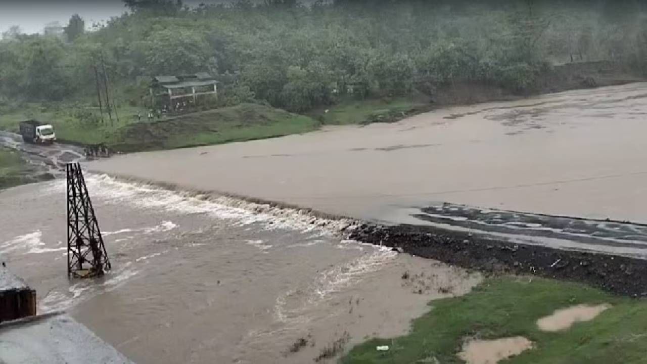 Mumbai Rain : पालघरमध्ये पूल पाण्याखाली; लोकल, ट्रेनची गती मंदावली, IMD चा मुंबईला अलर्ट काय?