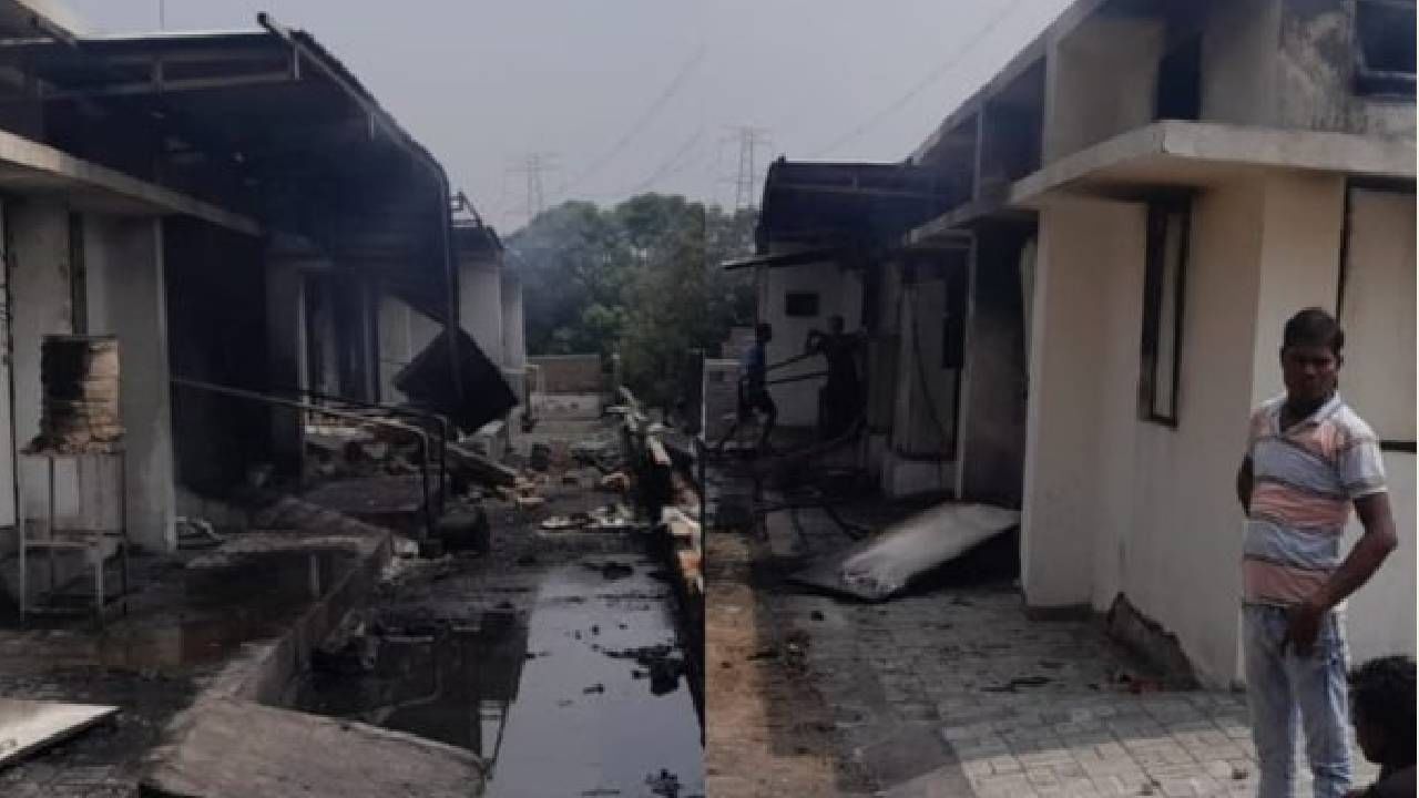 Nagpur Blast : स्फोटाने नागपूर हादरले, स्फोटकं तयार करणाऱ्या कारखान्यात मोठा स्फोट, 5 जणांचा मृत्यू तर अनेक जण जखमी, सुरक्षेचा प्रश्न ऐरणीवर Nagpur Blast : स्फोटाने नागपूर हादरले, स्फोटकं तयार करणाऱ्या कारखान्यात मोठा स्फोट, 5 जणांचा मृत्यू तर अनेक जण जखमी, सुरक्षेचा प्रश्न ऐरणीवर