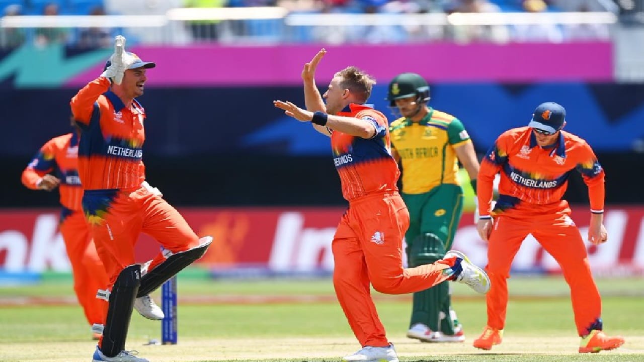 NED vs SA: 0,3,0,4, दक्षिण आफ्रिकेची फ्लॉप सुरुवात, नेदरलँड्स पुन्हा उलटफेर करण्याच्या दिशेने NED vs SA: 0,3,0,4, दक्षिण आफ्रिकेची फ्लॉप सुरुवात, नेदरलँड्स पुन्हा उलटफेर करण्याच्या दिशेने