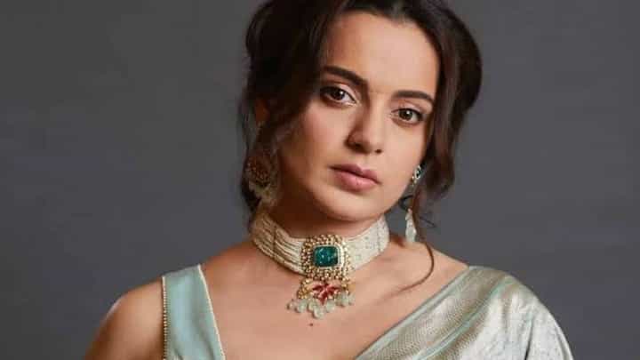 Kangana Ranaut : नुकतीच झाली खासदार अन् हे काय घडलं... कंगणा रणावतच्या कुणी लगावली कानाखाली? Kangana Ranaut : नुकतीच झाली खासदार अन् हे काय घडलं... कंगणा रणावतच्या कुणी लगावली कानाखाली?