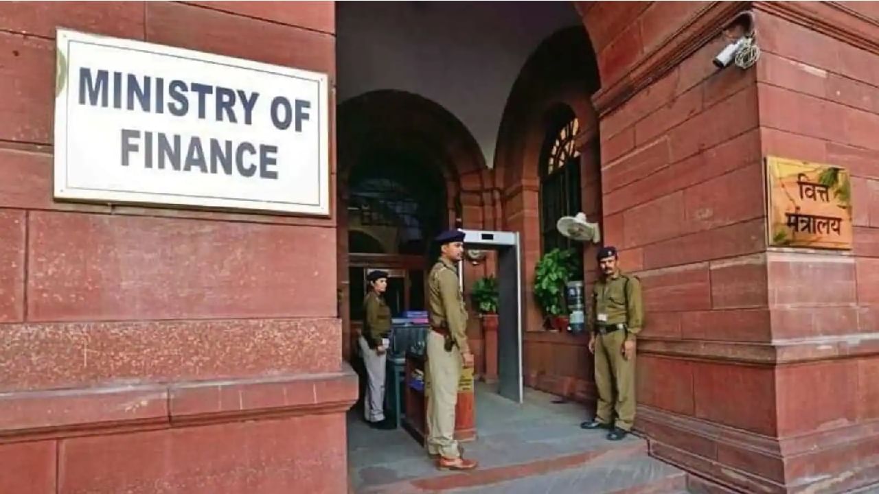 NDA सरकारची राज्यांना 1.4 लाख कोटींची मदत जारी, सर्वाधिक रक्कम या राज्याला तर महाराष्ट्राला मिळाले इतके कोटी ? NDA सरकारची राज्यांना 1.4 लाख कोटींची मदत जारी, सर्वाधिक रक्कम या राज्याला तर महाराष्ट्राला मिळाले इतके कोटी ?