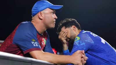 Video : नवीन उल हकच्या गोलंदाजीवर राशीद खानने केली मोठी चूक, नाही तर...