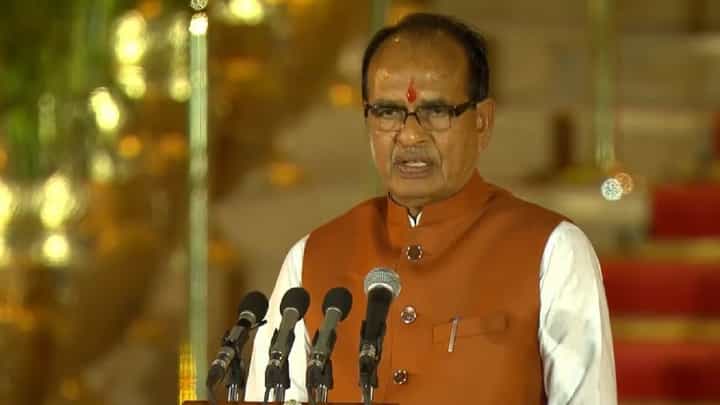 मामाजी ऊर्फ शिवराज सिंह चौहान यांनी प्रथमच घेतली केंद्रिय मंत्रिपदाची शपथ मामाजी ऊर्फ शिवराज सिंह चौहान यांनी प्रथमच घेतली केंद्रिय मंत्रिपदाची शपथ