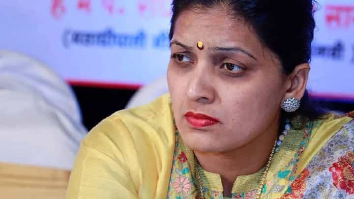 सुषमाताई माझी मैत्रीण... सुषमा अंधारेंच्या 'त्या' ऑफरवर अजितदादा गटाच्या महिला नेत्याची सूचक प्रतिक्रिया; काय घडतंय? सुषमाताई माझी मैत्रीण... सुषमा अंधारेंच्या 'त्या' ऑफरवर अजितदादा गटाच्या महिला नेत्याची सूचक प्रतिक्रिया; काय घडतंय?