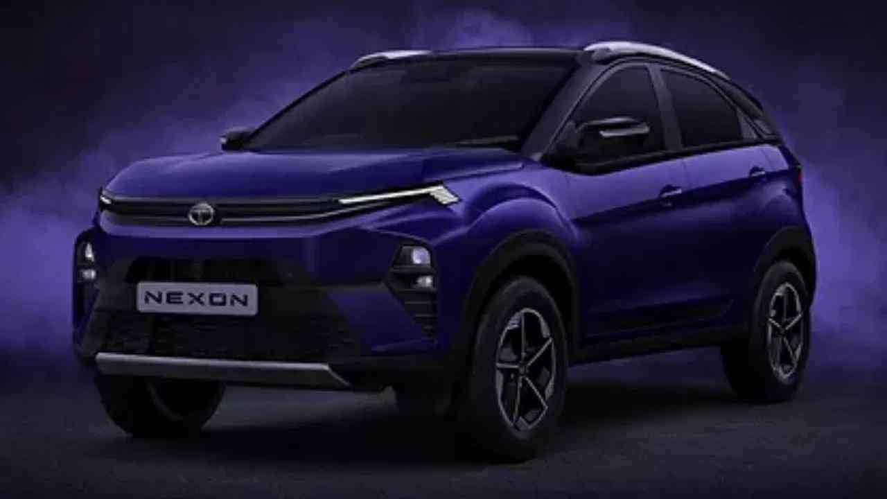 Tata Nexon च्या XM (S) वेरिएंटची एक्स-शोरूम किंमत 9.30 लाख रुपये आहे. यात 1.2 लीटर टर्बो इंजन येतं, त्यातून 120bhp/ 170Nm आऊटपुट जनरेट होतं. 