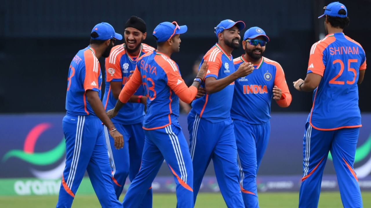 IND vs USA : जग बोललं यांना टीमबाहेर ठेवा, आज तेच दोघे ठरले मॅचविनर IND vs USA : जग बोललं यांना टीमबाहेर ठेवा, आज तेच दोघे ठरले मॅचविनर