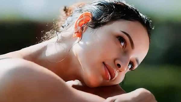 अभिनेत्री तृप्ती डिमरी हिने अखेर आपल्या स्वप्नातील घर खरेदी केले आहे. थेट मुंबईच्या आलिशान भागामध्ये तृप्ती डिमरी हिने घर खरेदी केले आहे.