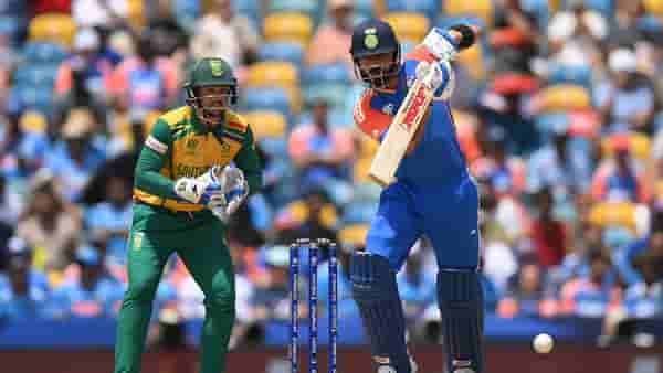 IND vs SA Final : दहा षटकं खेळत विराट कोहलीची अर्धशतकी खेळी, स्ट्राईक रेटने चाहते नाराज