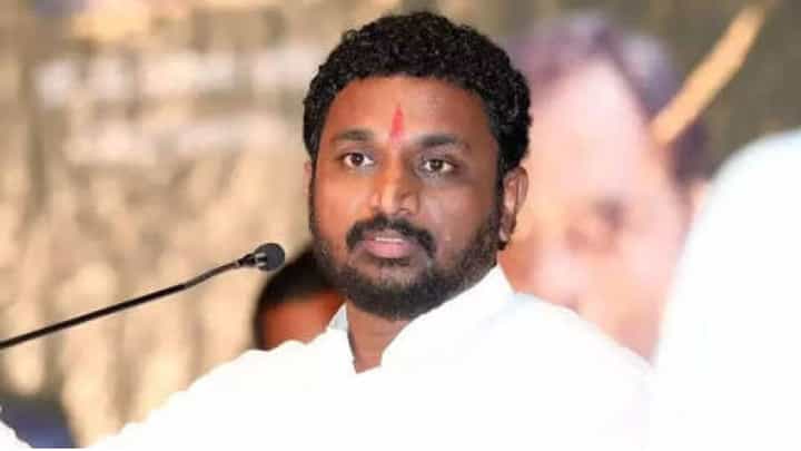 'अमोल मिटकरी ना नेता, ना त्याला कोणता अधिकार... त्यांनी तोंड बंद ठेवावं', भाजप नेत्यानं फटकारलं 'अमोल मिटकरी ना नेता, ना त्याला कोणता अधिकार... त्यांनी तोंड बंद ठेवावं', भाजप नेत्यानं फटकारलं