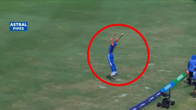 IND vs AUS Turning Point : बापूचा नादच खुळा, बाऊड्री लाईनवर उंच उडी मारत एका हातात खतरनाक कॅच