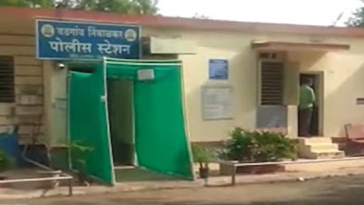 धक्कादायक ! बारामतीत बैल खरेदीच्या व्यवहारातून गोळीबार, 1 गंभीर जखमी धक्कादायक ! बारामतीत बैल खरेदीच्या व्यवहारातून गोळीबार, 1 गंभीर जखमी