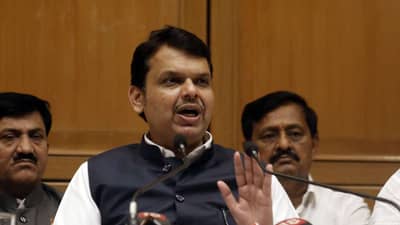 देवेंद्र फडणवीस यांच्याबद्दल आता दिल्लीत फैसला होणार? पडद्यामागे सर्वात मोठ्या हालचालींचे संकेत