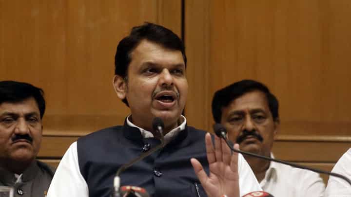 विधानपरिषद निवडणुकीत भाजपच्या एकाची विकेट जाणार हे नक्की, ठाकरे गटाचा दावा विधानपरिषद निवडणुकीत भाजपच्या एकाची विकेट जाणार हे नक्की, ठाकरे गटाचा दावा