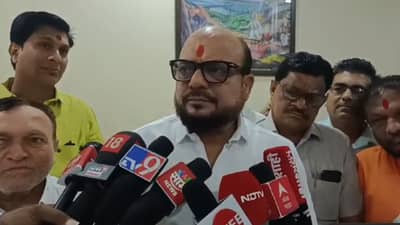 अर्थ खाते हे सर्वात नालायक खाते...मंत्री गुलाबराव पाटील संतापले, एकनाथ खडसेंनी दिले उत्तर