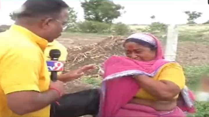 OBC Reservation : 'आमचा पोरगा उपाशी, सरकारनं आमच्या मुलाच्या...', लक्ष्मण हाकेंच्या आई-वडिलांना अश्रू अनावर OBC Reservation : 'आमचा पोरगा उपाशी, सरकारनं आमच्या मुलाच्या...', लक्ष्मण हाकेंच्या आई-वडिलांना अश्रू अनावर