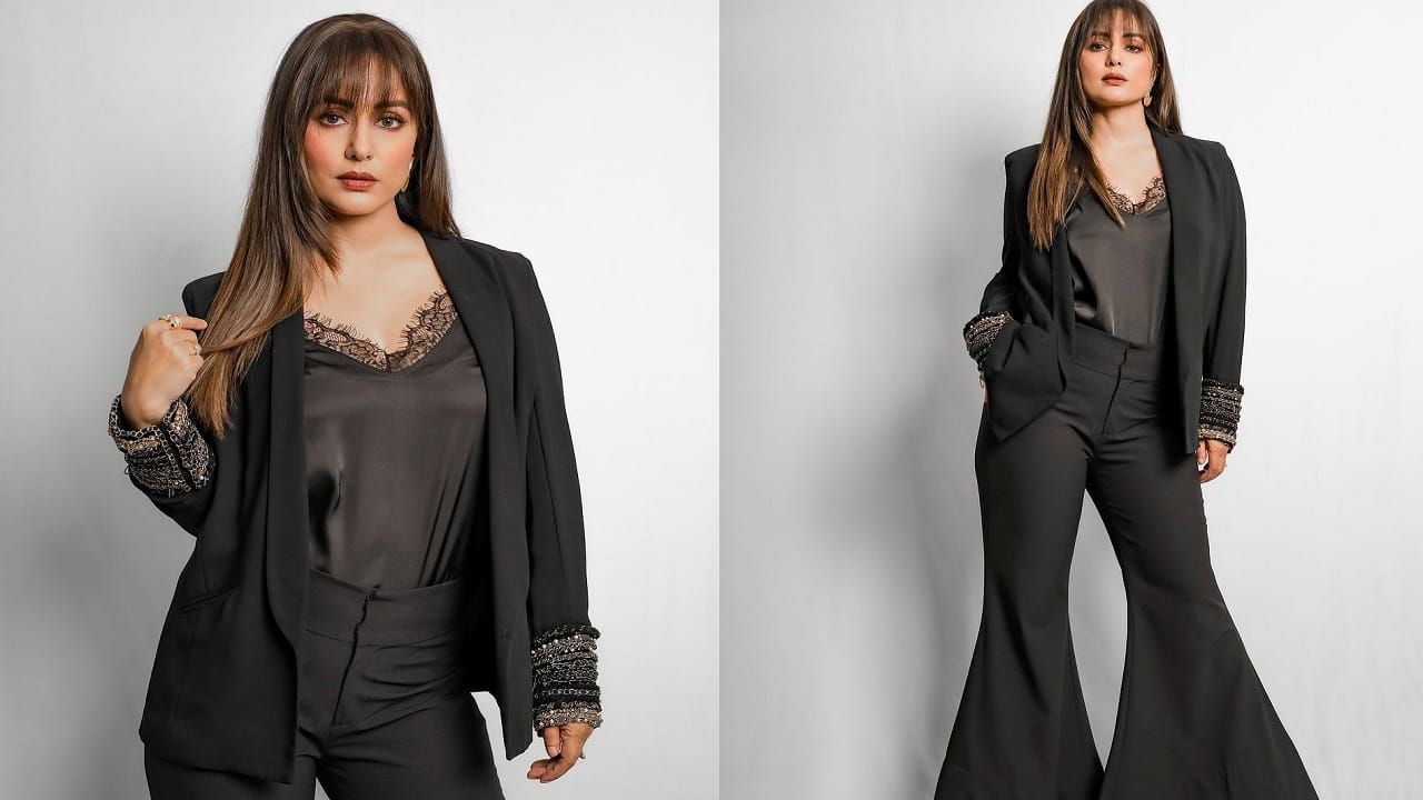 हिना कायम तिच्या लूकमुळे चर्चेत असते. हिना खान हिला आज कोणत्याही ओळखीची गरज नाही.. तिच्या चाहत्यांची संख्या देखील फार मोठी आहे.