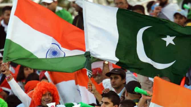 IND vs PAK सामन्याआधी या खेळाडूच्या कृतीमुळे सोशल मीडियावर खळबळ, नक्की काय झालं?