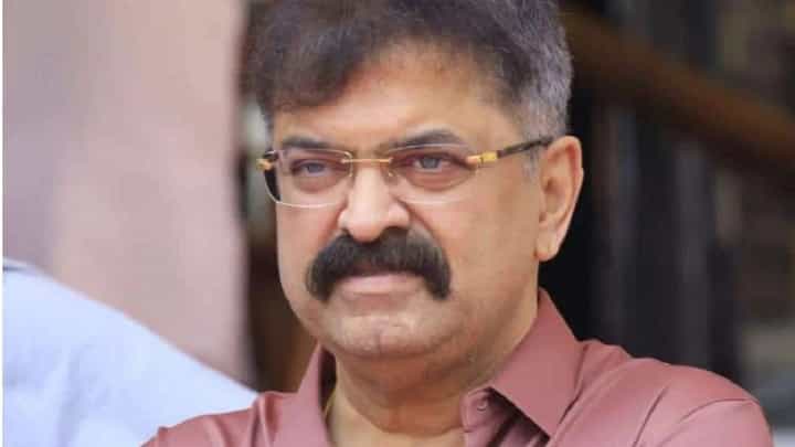 आम्ही भीक घालत नाही, आव्हाडांनी मुंब्र्याकडे लक्ष द्यावं; शिंदे गटाच्या नेत्याचा खोचक सल्ला आम्ही भीक घालत नाही, आव्हाडांनी मुंब्र्याकडे लक्ष द्यावं; शिंदे गटाच्या नेत्याचा खोचक सल्ला