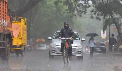 Mumbai Rain Forecast : मुंबईकरांसाठी चिंतेची बातमी, कमी वेळात होणार जास्त पाऊस; ‘या’ महिन्यात पावसाचं थैमान