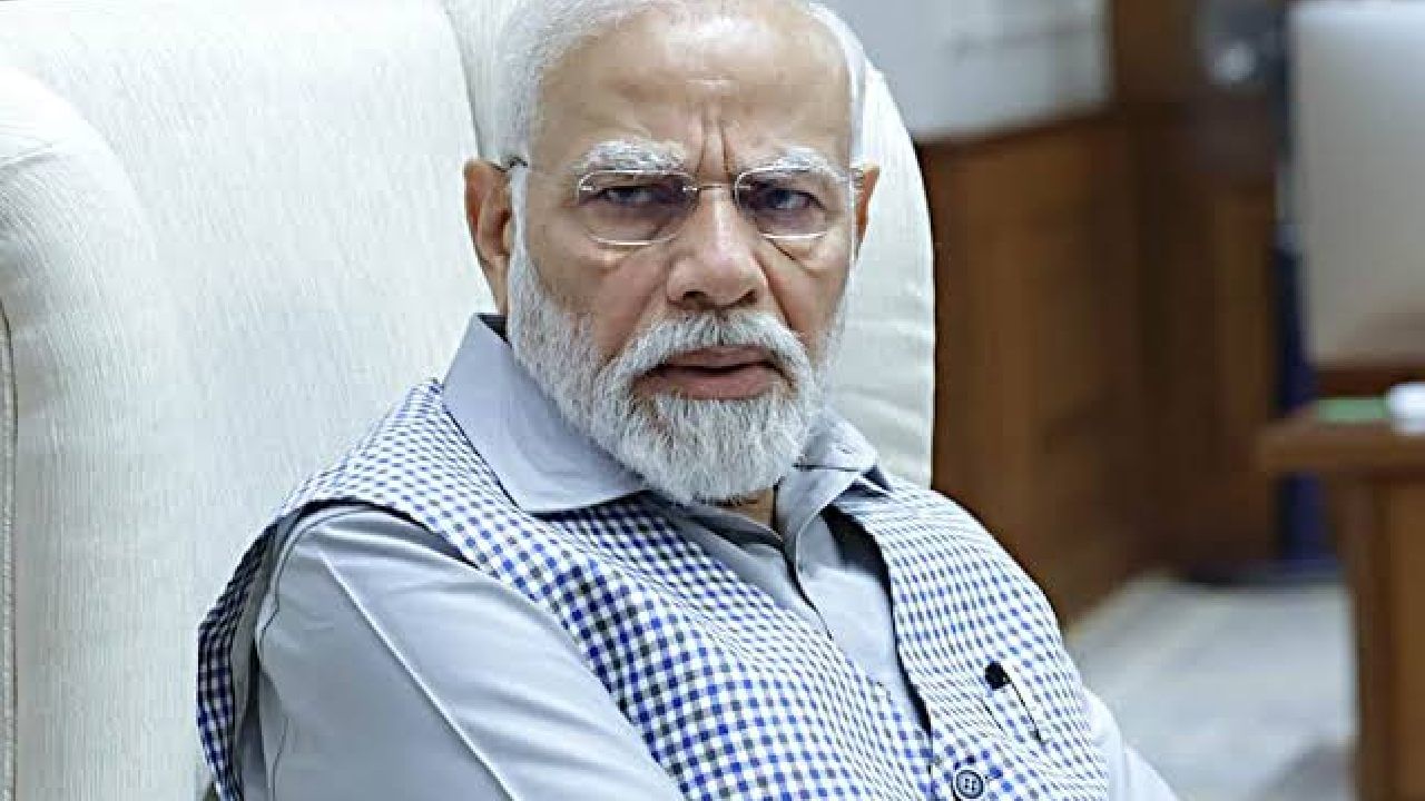 मोदींशी मैत्रीपेक्षा शत्रुत्व परवडलं, ते संकटात साथ देणाऱ्या मित्रांनाच संपवतात - सामनातून हल्लाबोल